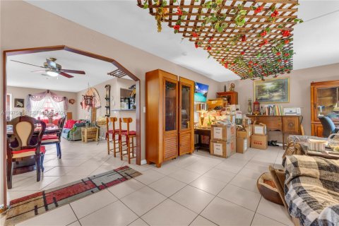 House in Lauderhill, Florida 4 bedrooms, 151.99 sq.m. № 2040676 - photo 30