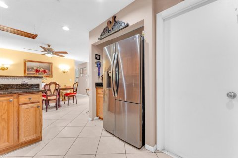 House in Lauderhill, Florida 4 bedrooms, 151.99 sq.m. № 2040676 - photo 19