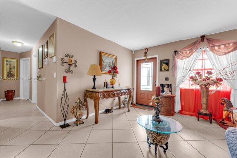 House in Lauderhill, Florida 4 bedrooms, 151.99 sq.m. № 2040676 - photo 6