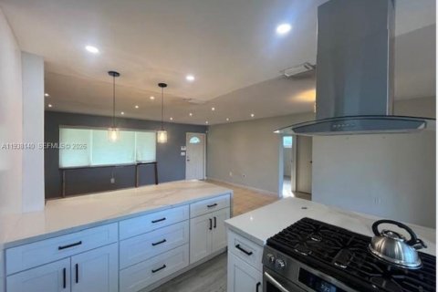 Casa en venta en Sunrise, Florida, 2 dormitorios, 111.48 m2 № 1996397 - foto 8