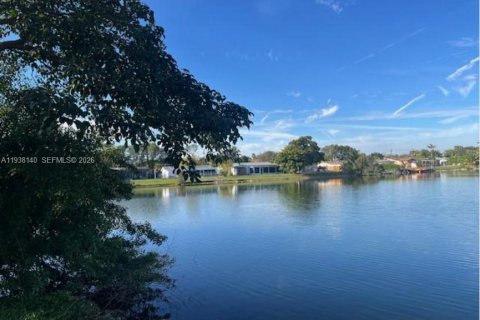 Casa en venta en Sunrise, Florida, 2 dormitorios, 111.48 m2 № 1996397 - foto 22