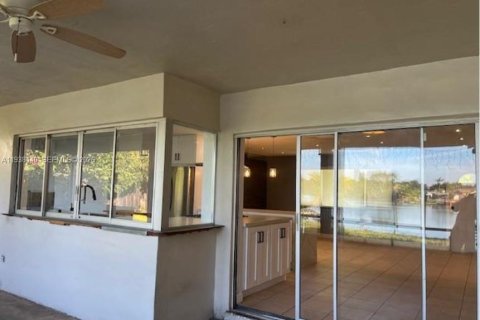 Casa en venta en Sunrise, Florida, 2 dormitorios, 111.48 m2 № 1996397 - foto 19