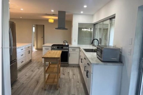 Casa en venta en Sunrise, Florida, 2 dormitorios, 111.48 m2 № 1996397 - foto 9