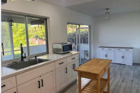 Casa en venta en Sunrise, Florida, 2 dormitorios, 111.48 m2 № 1996397 - foto 10