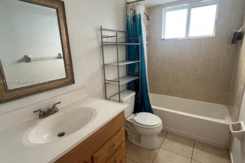 Casa en venta en Sunrise, Florida, 2 dormitorios, 111.48 m2 № 1996397 - foto 14