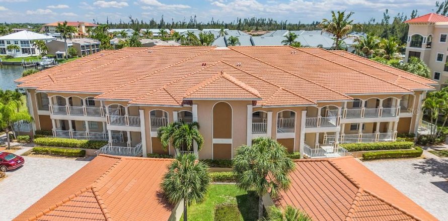 Condo à Punta Gorda, Floride, 3 chambres № 2123607