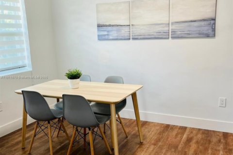 Купить коммерческую недвижимость в Майами, Флорида 170.94м2, № 1996881 - фото 18