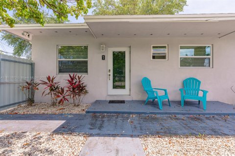 Коммерческая недвижимость в Майами, Флорида 170.94м2 № 1996881