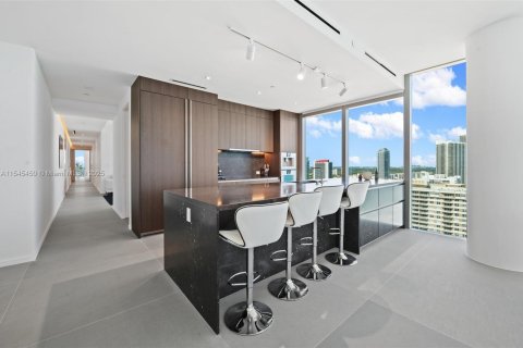 Copropriété à louer à Hallandale Beach, Floride: 3 chambres, 236.44 m2 № 1980528 - photo 10