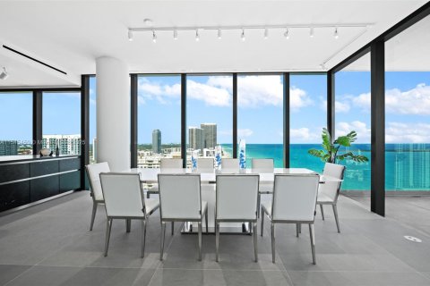 Copropriété à louer à Hallandale Beach, Floride: 3 chambres, 236.44 m2 № 1980528 - photo 3