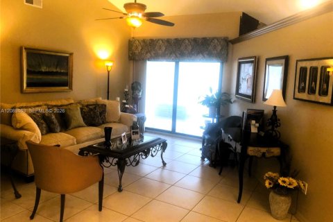 Villa ou maison à vendre à Davie, Floride: 4 chambres, 200.11 m2 № 2387816 - photo 2