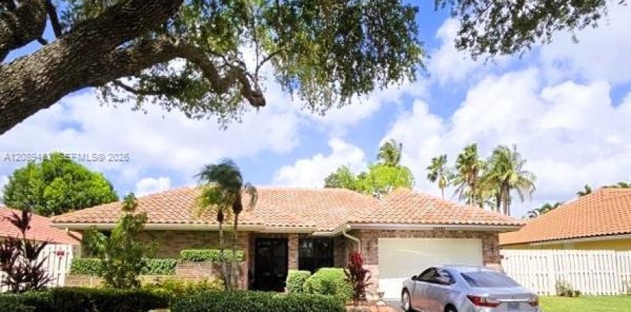 Villa ou maison à Davie, Floride 4 chambres, 200.11 m2 № 2387816