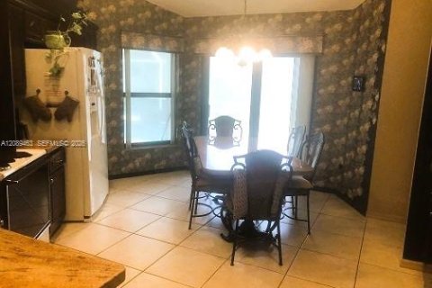 Villa ou maison à vendre à Davie, Floride: 4 chambres, 200.11 m2 № 2387816 - photo 4