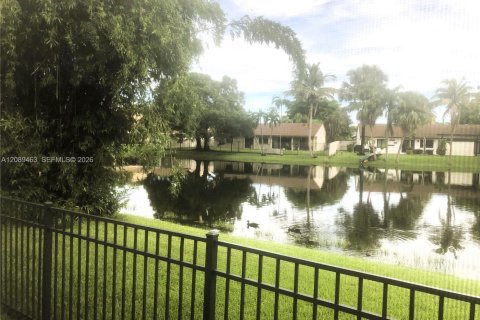 Villa ou maison à vendre à Davie, Floride: 4 chambres, 200.11 m2 № 2387816 - photo 10
