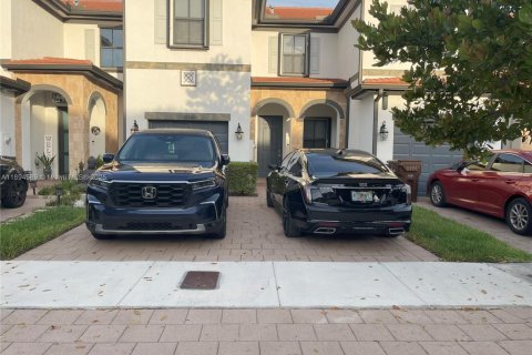 Adosado en alquiler en Hialeah, Florida, 3 dormitorios, 152.73 m2 № 1947049 - foto 1