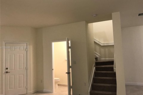 Adosado en alquiler en Hialeah, Florida, 3 dormitorios, 152.73 m2 № 1947049 - foto 4