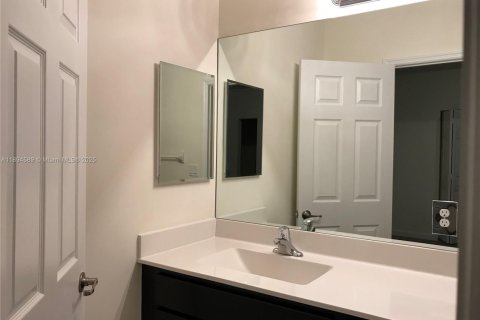 Adosado en alquiler en Hialeah, Florida, 3 dormitorios, 152.73 m2 № 1947049 - foto 7