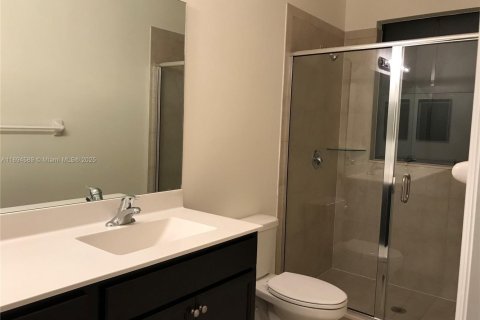 Adosado en alquiler en Hialeah, Florida, 3 dormitorios, 152.73 m2 № 1947049 - foto 9