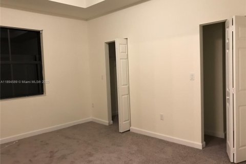 Adosado en alquiler en Hialeah, Florida, 3 dormitorios, 152.73 m2 № 1947049 - foto 13