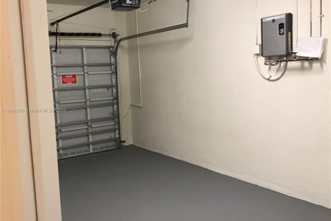 Adosado en alquiler en Hialeah, Florida, 3 dormitorios, 152.73 m2 № 1947049 - foto 17