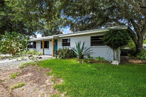 House in Dade City, Florida 4 bedrooms, 199.55 sq.m. № 1823000 - photo 17