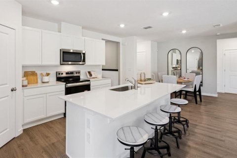 Casa en venta en Apopka, Florida, 4 dormitorios, 192.96 m2 № 2384022 - foto 3