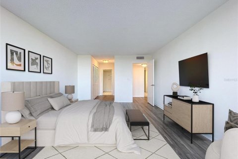 Condo in Belleair, Florida, 2 bedrooms  № 1552517 - photo 7
