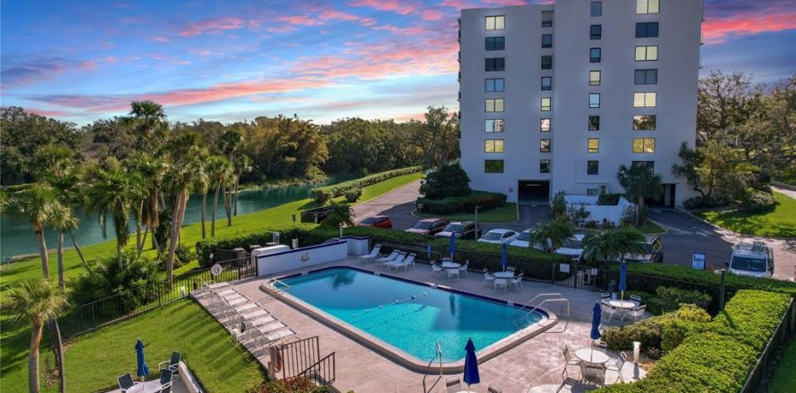 Condo in Belleair, Florida, 2 bedrooms № 1552517