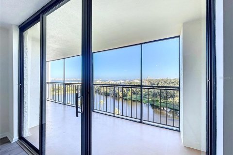 Condo in Belleair, Florida, 2 bedrooms  № 1552517 - photo 27