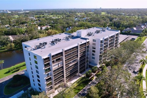 Condo in Belleair, Florida, 2 bedrooms  № 1552517 - photo 12