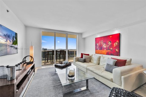 Copropriété à louer à Hallandale Beach, Floride: 3 chambres, 161 m2 № 2407168 - photo 10