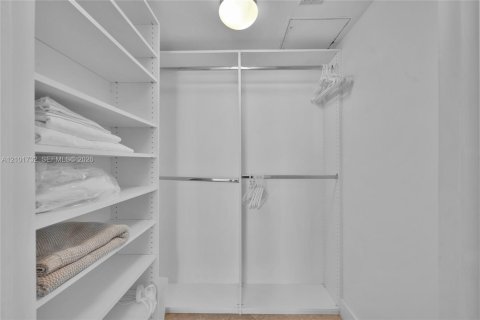 Copropriété à louer à Hallandale Beach, Floride: 3 chambres, 161 m2 № 2407168 - photo 25