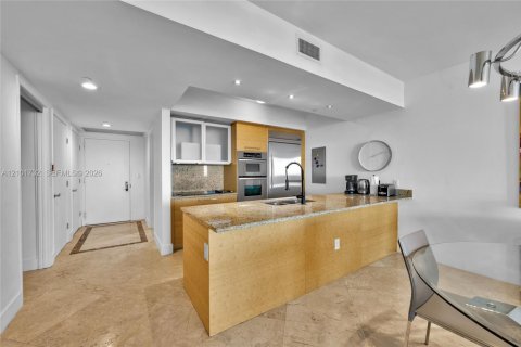 Copropriété à louer à Hallandale Beach, Floride: 3 chambres, 161 m2 № 2407168 - photo 15