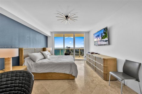 Copropriété à louer à Hallandale Beach, Floride: 3 chambres, 161 m2 № 2407168 - photo 18