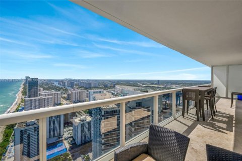 Copropriété à louer à Hallandale Beach, Floride: 3 chambres, 161 m2 № 2407168 - photo 30
