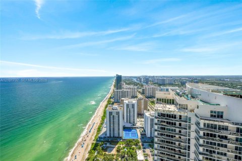 Copropriété à louer à Hallandale Beach, Floride: 3 chambres, 161 m2 № 2407168 - photo 22
