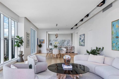 Copropriété à vendre à Miami, Floride: 2 chambres, 189.15 m2 № 1974342 - photo 20