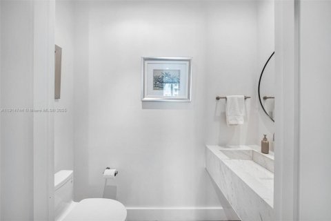 Copropriété à vendre à Miami, Floride: 2 chambres, 189.15 m2 № 1974342 - photo 25