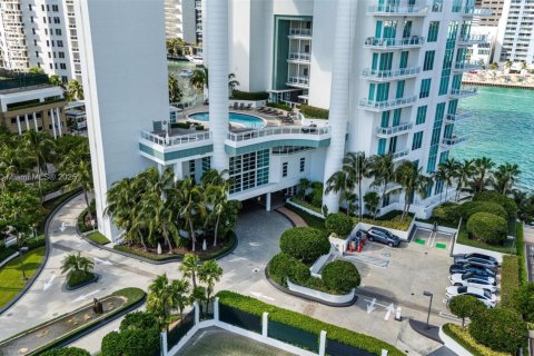 Copropriété à vendre à Miami, Floride: 2 chambres, 189.15 m2 № 1974342 - photo 27