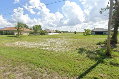Terrain à Cape Coral, Floride № 2158618