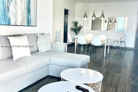 Condo in Hollywood, Florida, 2 bedrooms № 2082669 - photo 4