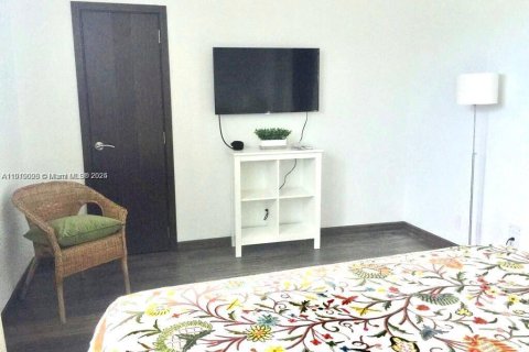 Condo in Hollywood, Florida, 2 bedrooms № 2082669 - photo 6