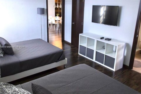 Condo in Hollywood, Florida, 2 bedrooms № 2082669 - photo 9