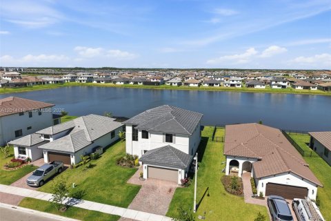 House in Ave Maria, Florida 2 bedrooms № 2076209 - photo 2