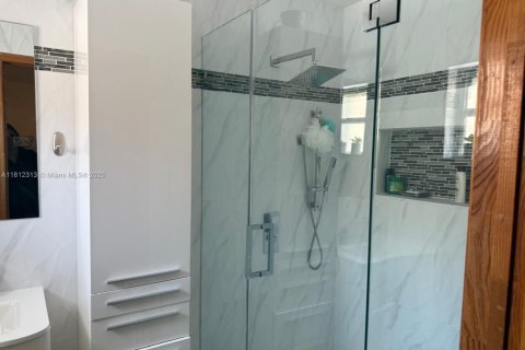 Villa ou maison à vendre à Hialeah, Floride: 3 chambres, 131.55 m2 № 1869978 - photo 14