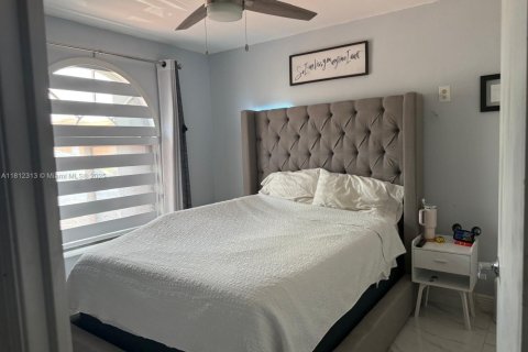 Villa ou maison à vendre à Hialeah, Floride: 3 chambres, 131.55 m2 № 1869978 - photo 26