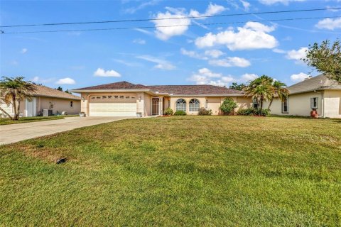 Villa ou maison à vendre à Punta Gorda, Floride: 3 chambres, 148.74 m2 № 2121353 - photo 5