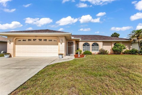 Villa ou maison à vendre à Punta Gorda, Floride: 3 chambres, 148.74 m2 № 2121353 - photo 4