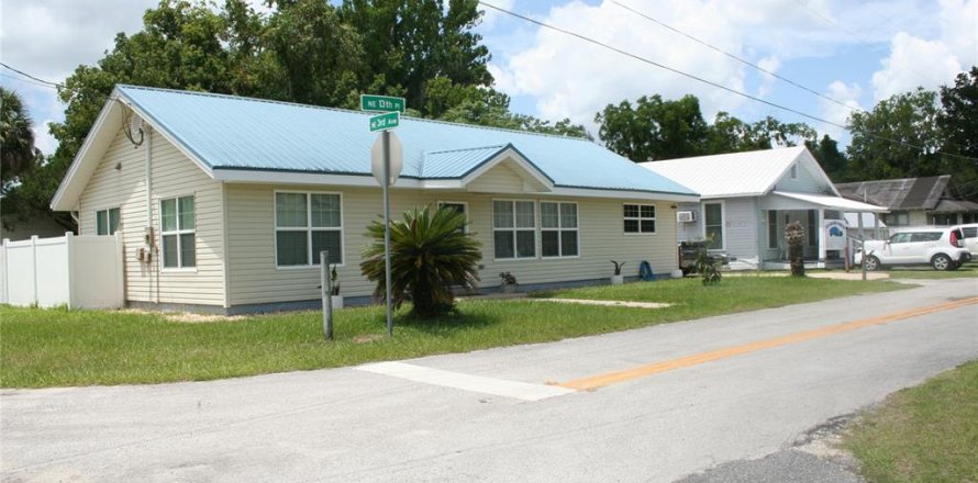 Commercial property in Ocala, Florida 130.43 sq.m. № 2230860