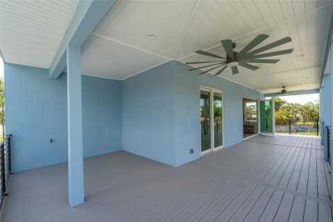 Villa ou maison à vendre à Tampa, Floride: 4 chambres, 311.41 m2 № 2111766 - photo 14